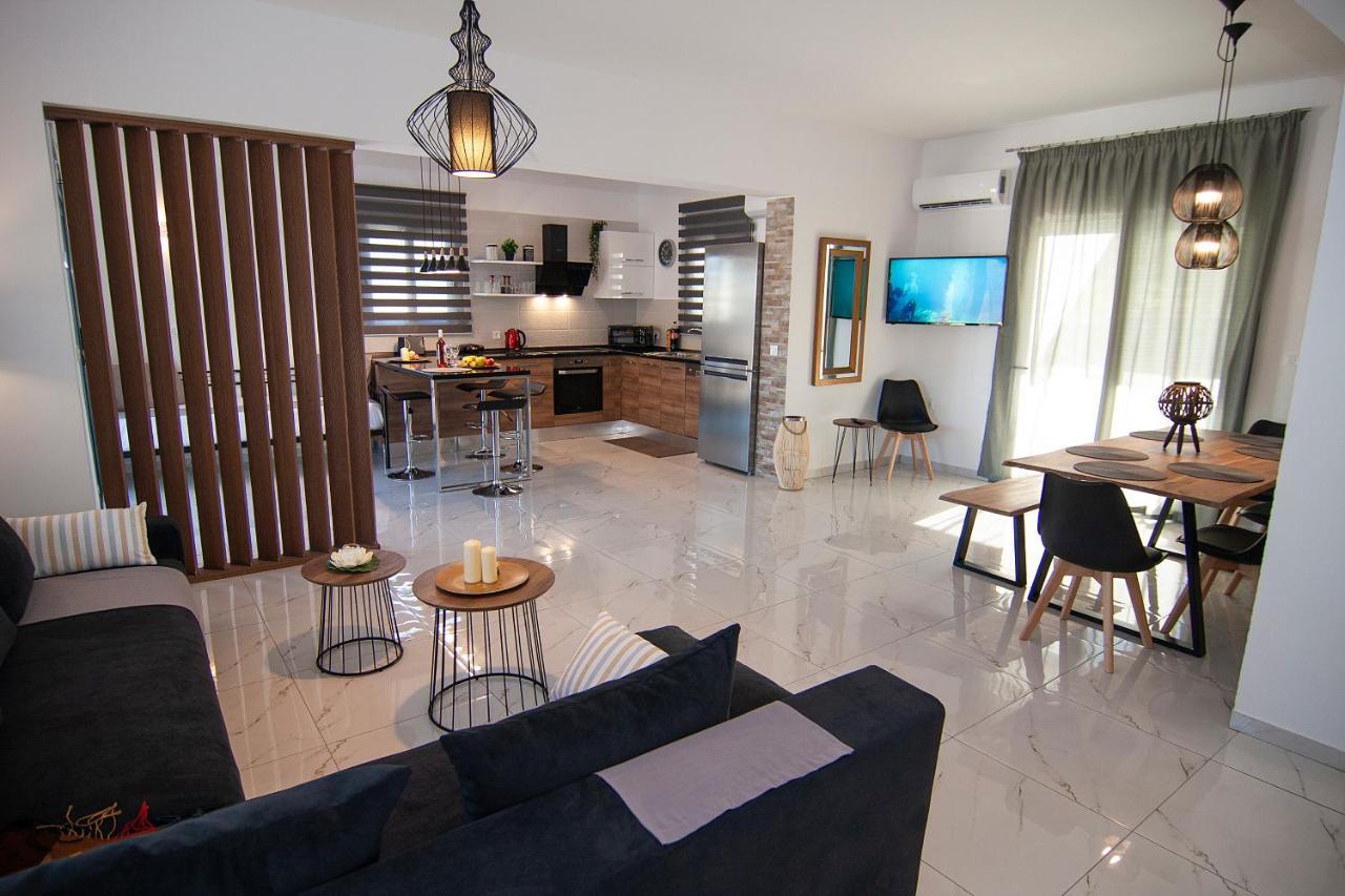 Livis Luxury Villa 키오타리 외부 사진