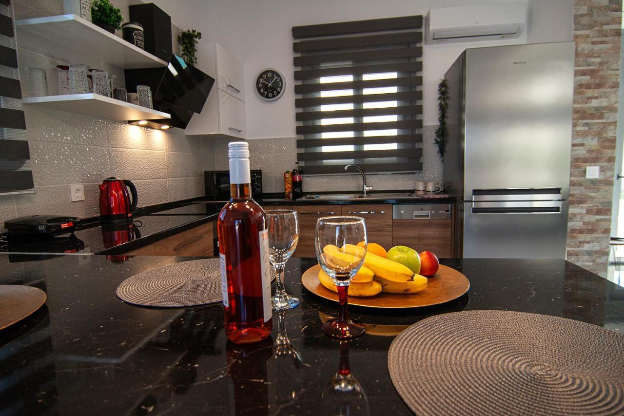 Livis Luxury Villa 키오타리 외부 사진